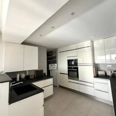 Les Amandines 110 M2 Swimming Pool, Sea View Air Conditioning
